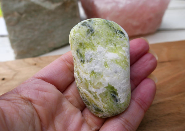 Healerite | Noble Serpentine Palm Stone